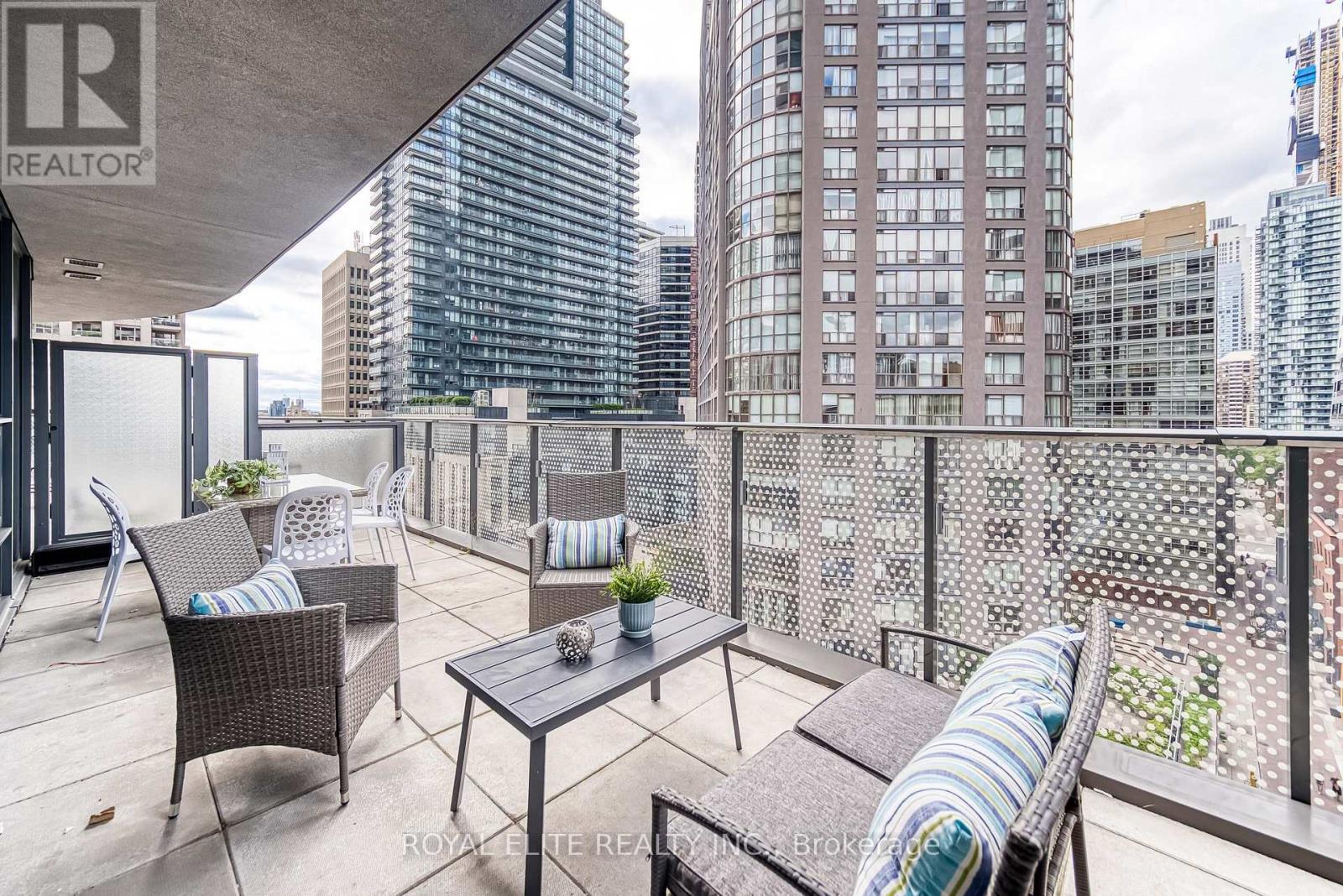 612 - 11 Wellesley Street W, Toronto, ON - Outdoor With Deck Patio Veranda