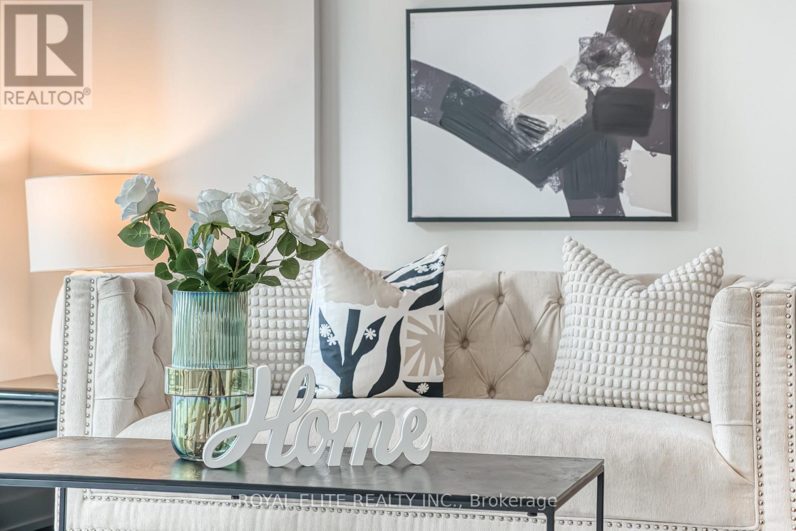 612 - 11 Wellesley Street W, Toronto, ON - Photo Showing Other Room