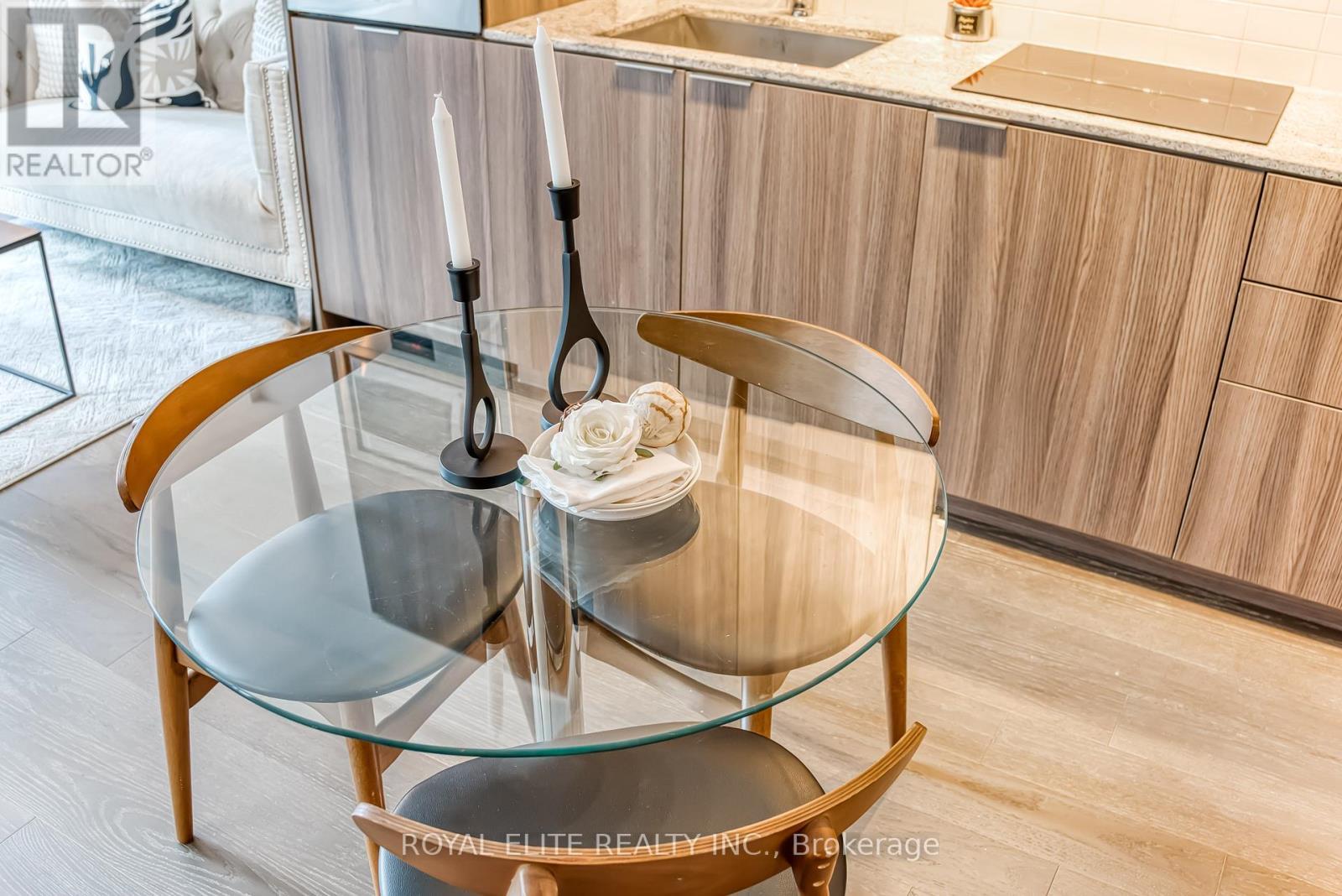 612 - 11 Wellesley Street W, Toronto, ON - Indoor