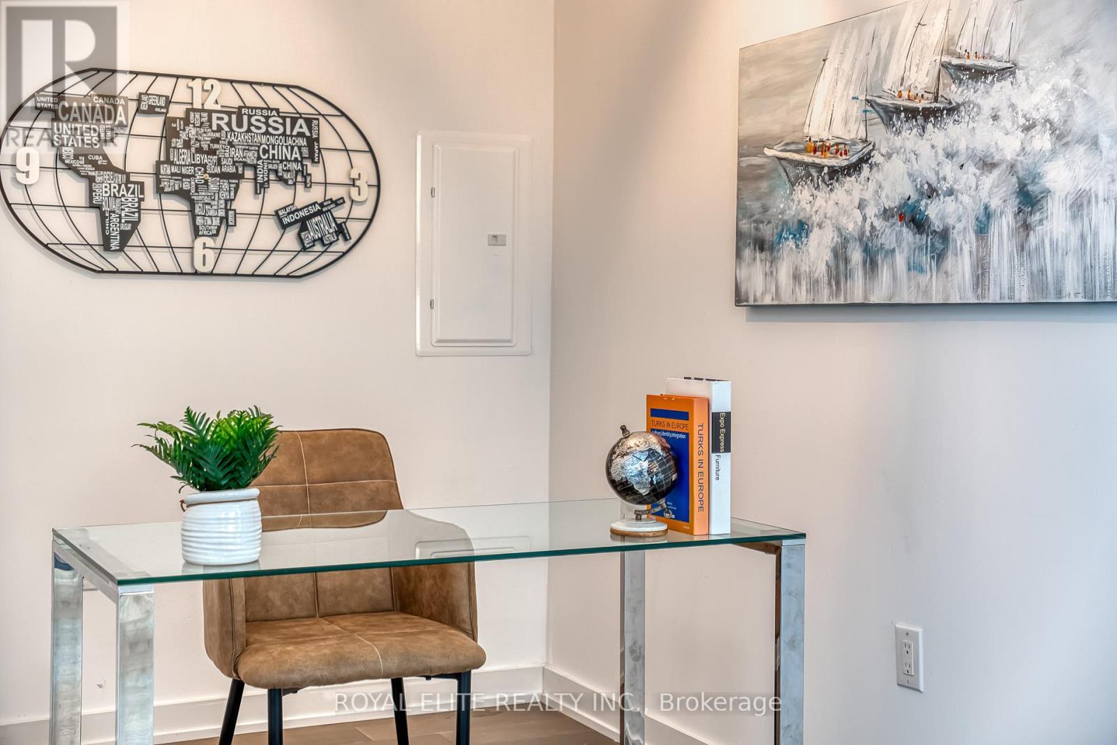 612 - 11 Wellesley Street W, Toronto, ON - Indoor