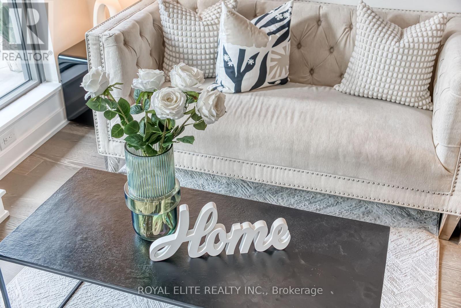 612 - 11 Wellesley Street W, Toronto, ON -