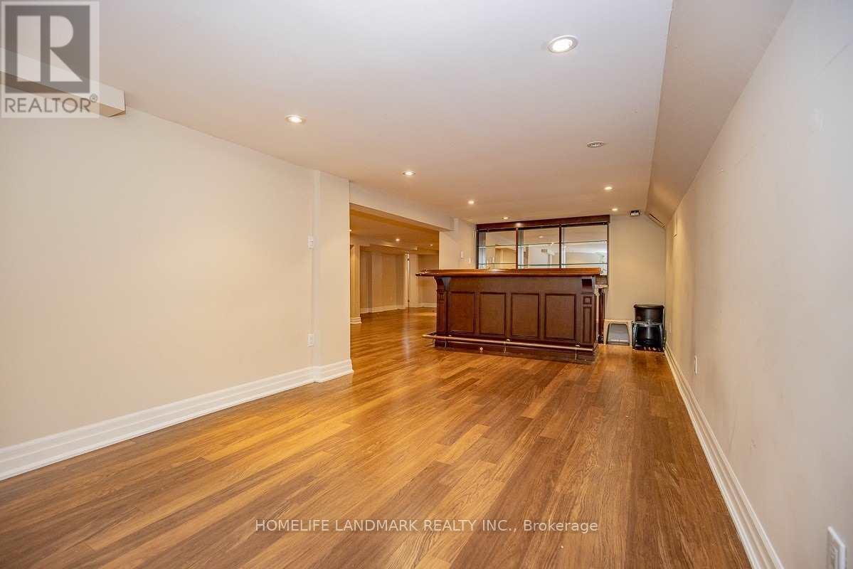 2301 Bennington Gate, Oakville, ON - Indoor Photo Showing Other Room