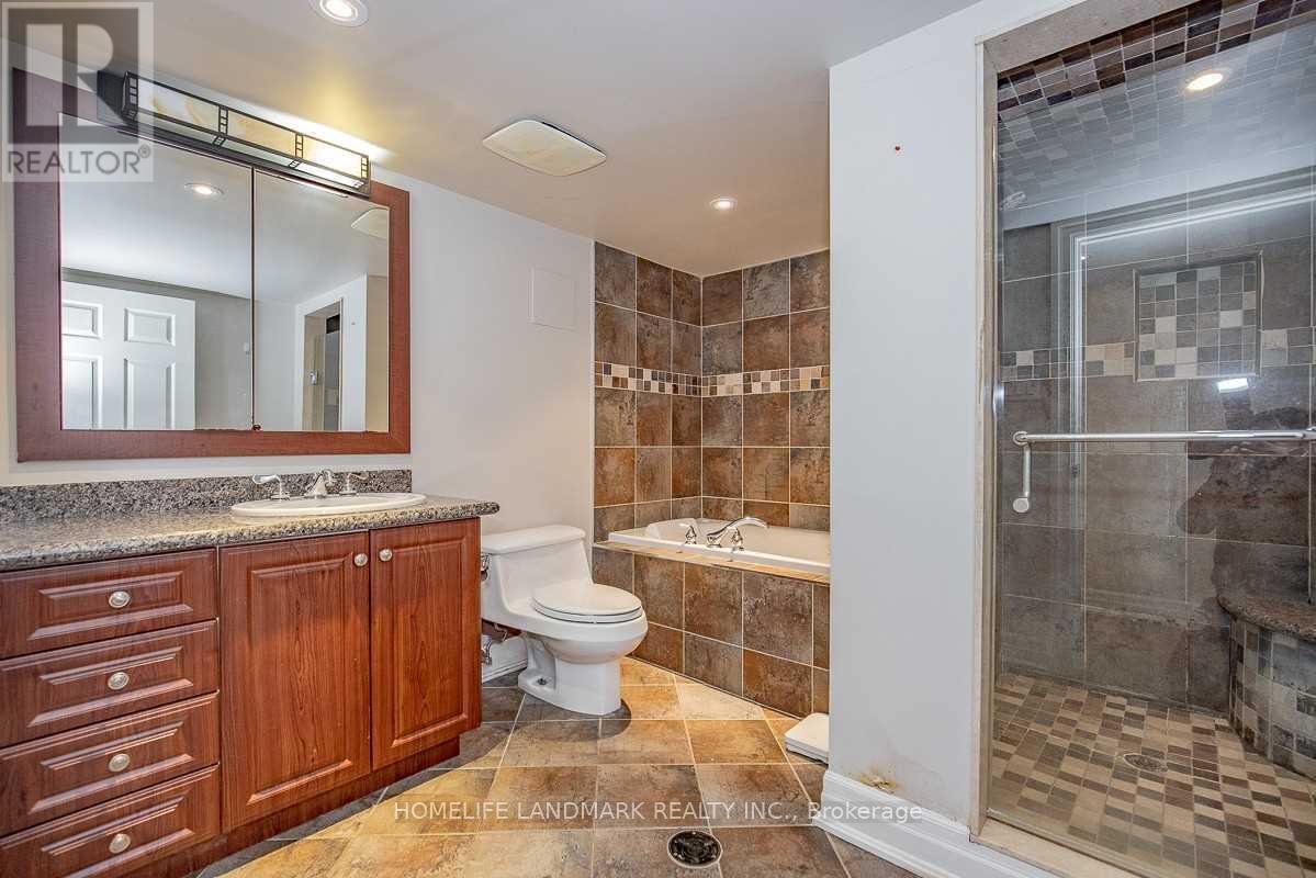 2301 Bennington Gate, Oakville, ON - Indoor Photo Showing Bathroom