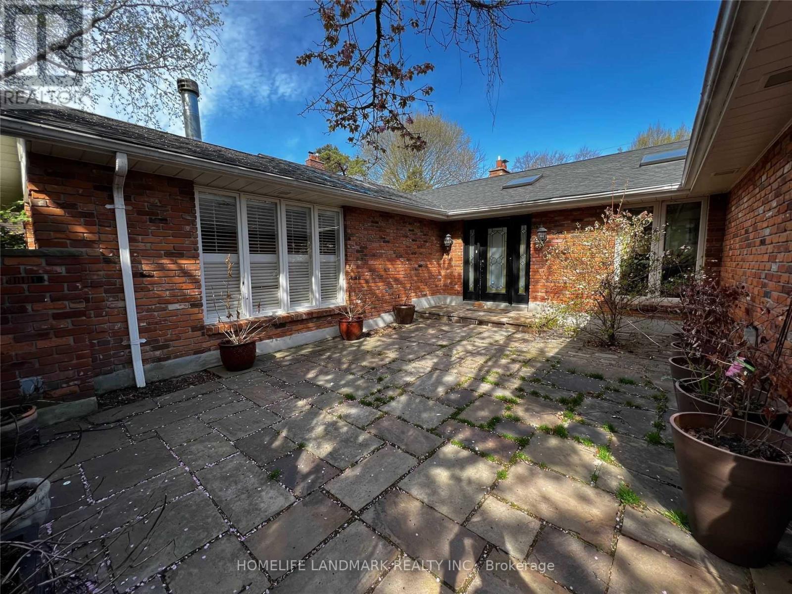 2301 Bennington Gate, Oakville, ON - Outdoor