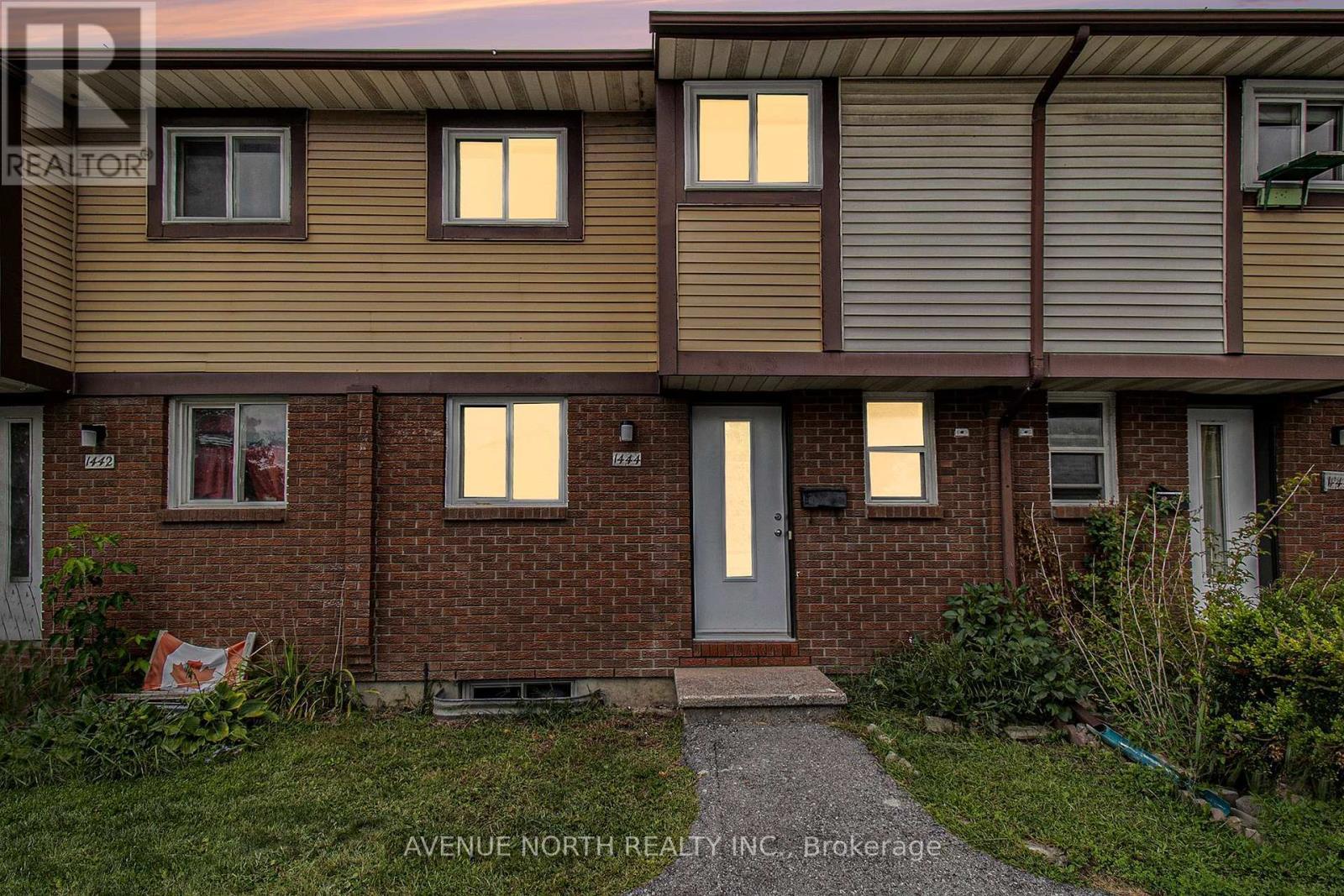 18 - 1444 Foxwell Street, Ottawa, ON - Outdoor