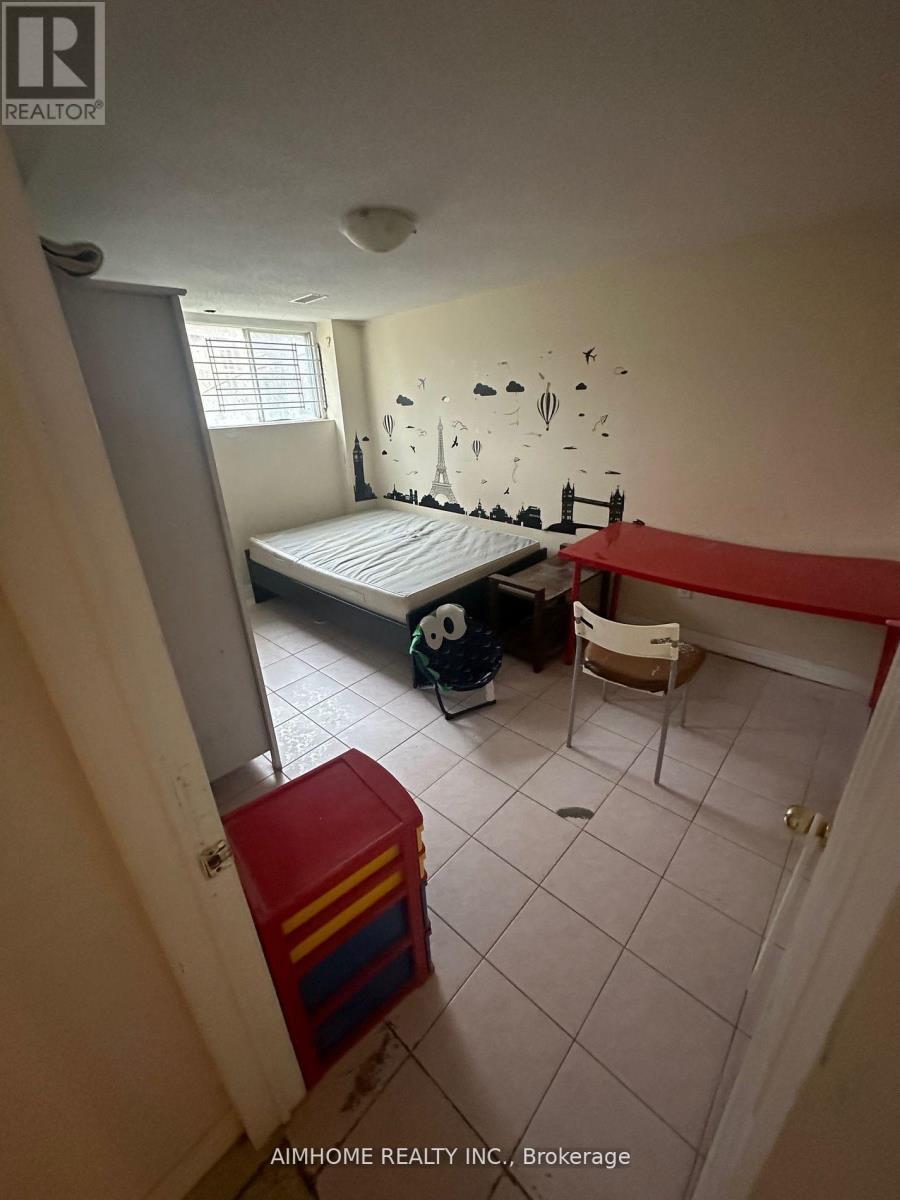 Basement - 18 Reidmount Avenue, Toronto, ON - Indoor Photo Showing Other Room