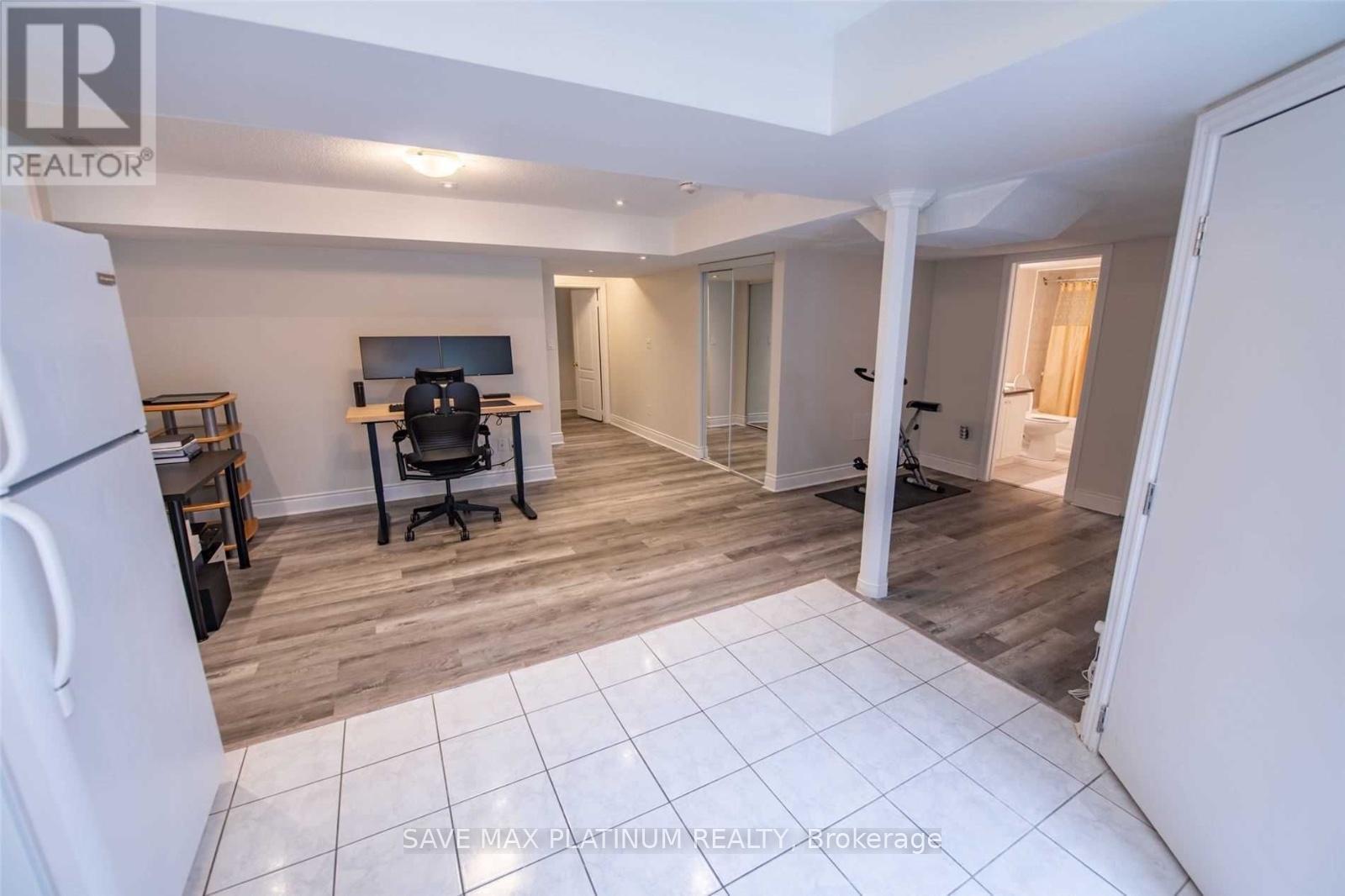 7 Yvonne Drive, Brampton, ON - Indoor Photo Showing Other Room