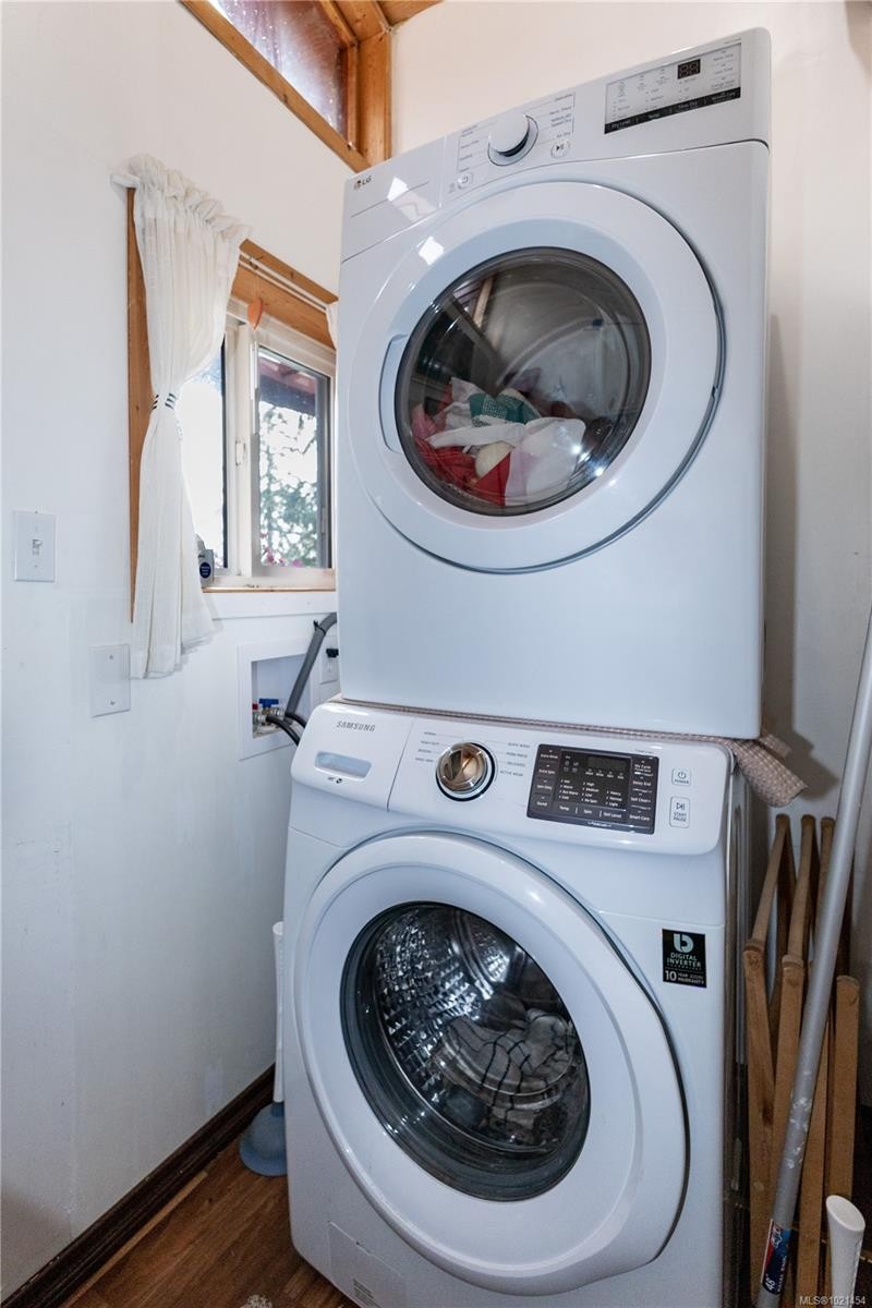 1877 Mountview Dr, Sayward, BC