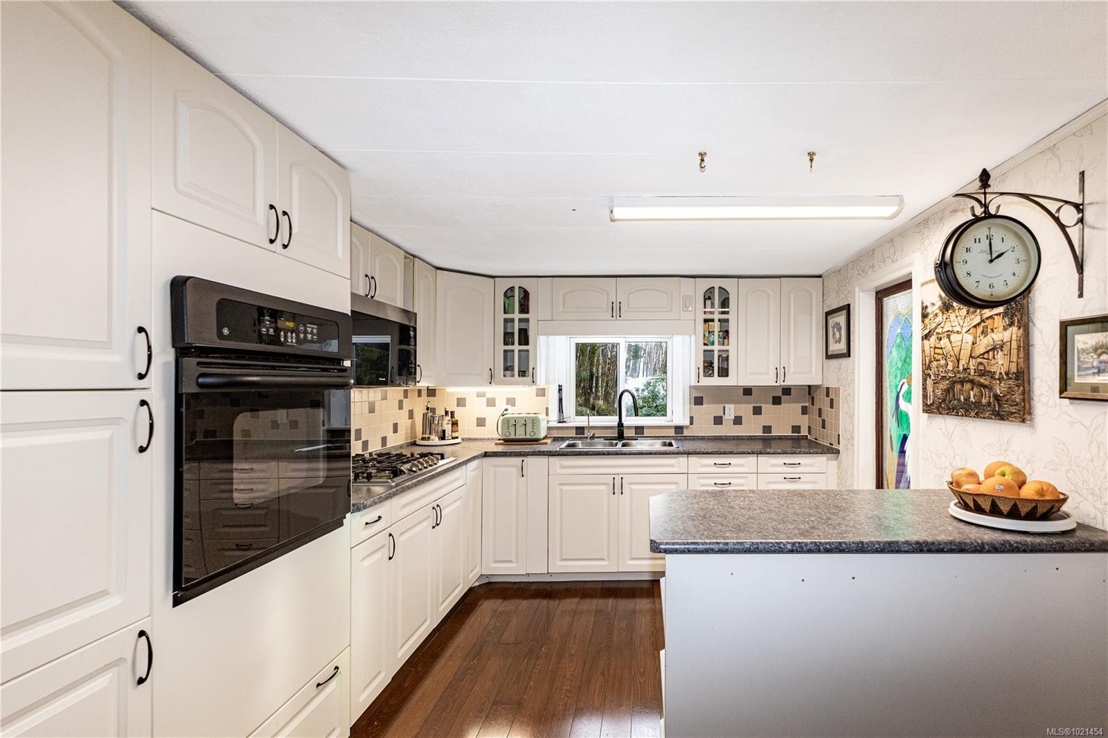 1877 Mountview Dr, Sayward, BC