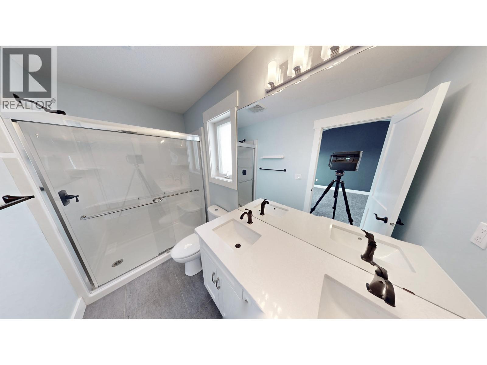 8207 81A Street, Fort St. John, BC - Indoor Photo Showing Bathroom