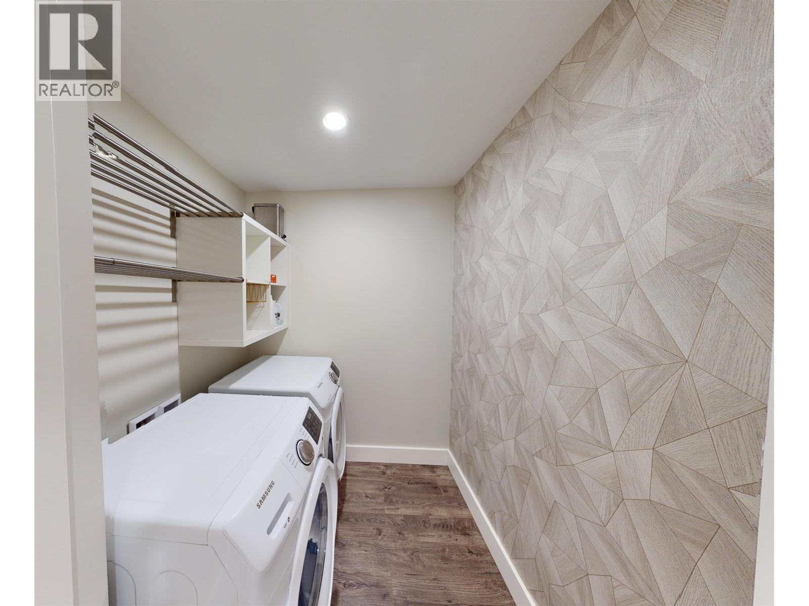 8207 81A Street, Fort St. John, BC - Indoor Photo Showing Laundry Room