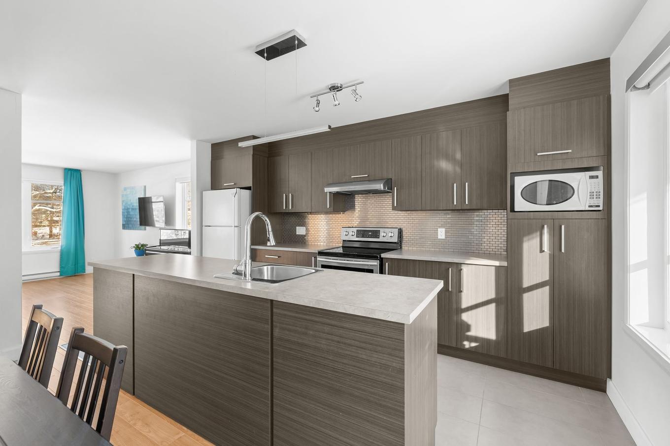 Kitchen - 8601 Boul. St-Jacques, Québec (Les Rivières), QC - Indoor Photo Showing Kitchen