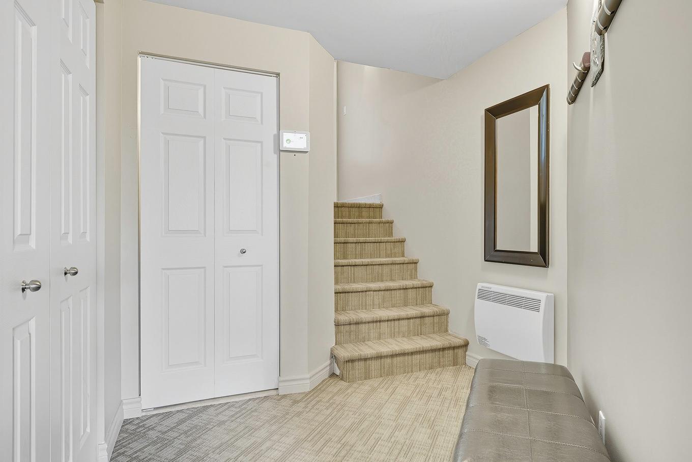 Hall - 203 Mtée Victor-Nymark, Saint-Sauveur, QC - Indoor Photo Showing Other Room