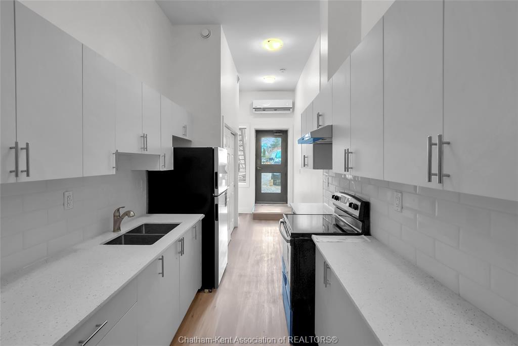 1-131 Main Street, Dresden, ON