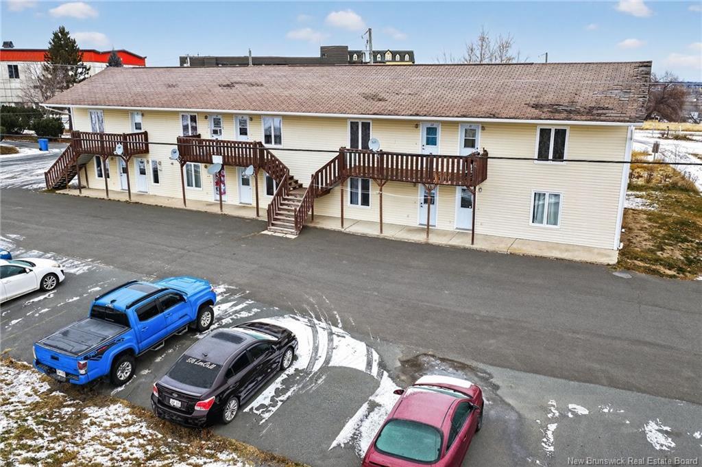 725 Univesity Dr, Bathurst, NB