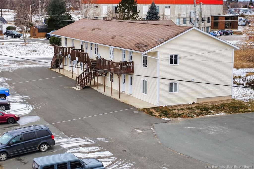 725 Univesity Dr, Bathurst, NB