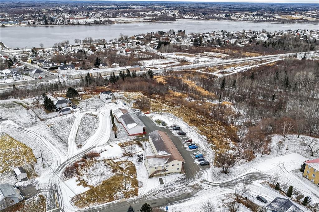 725 Univesity Dr, Bathurst, NB