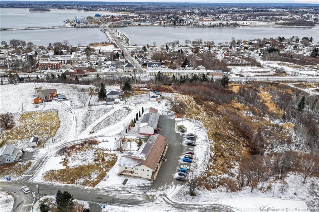 725 Univesity Dr, Bathurst, NB