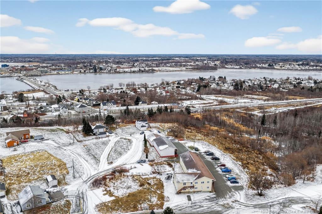 725 Univesity Dr, Bathurst, NB