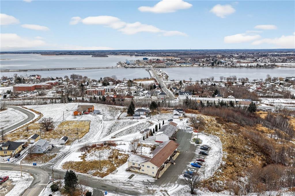 725 Univesity Dr, Bathurst, NB