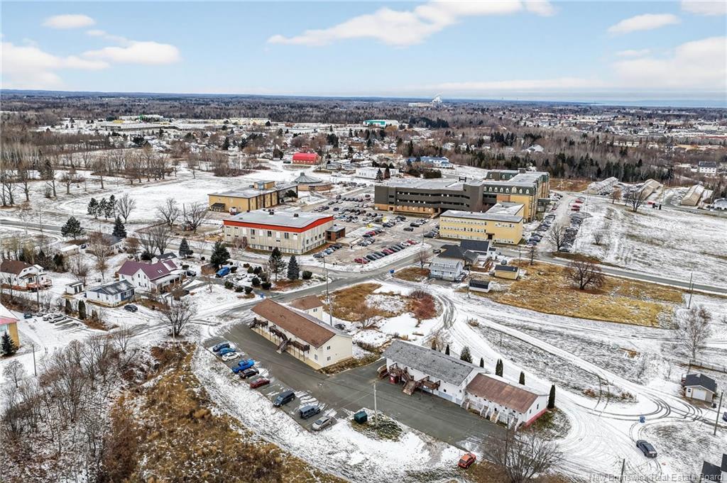 725 Univesity Dr, Bathurst, NB