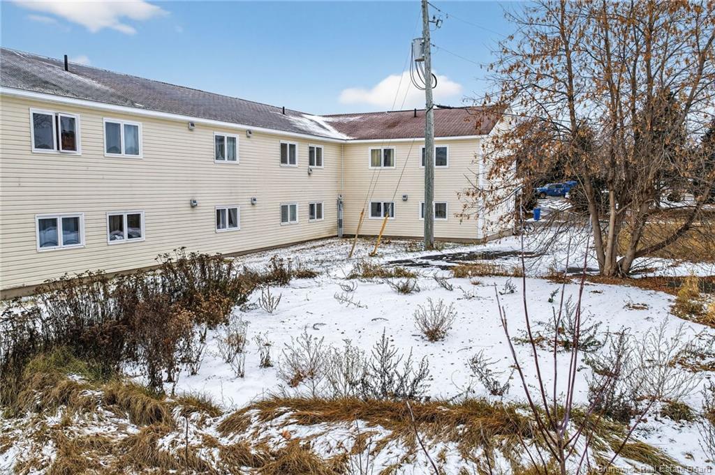 725 Univesity Dr, Bathurst, NB