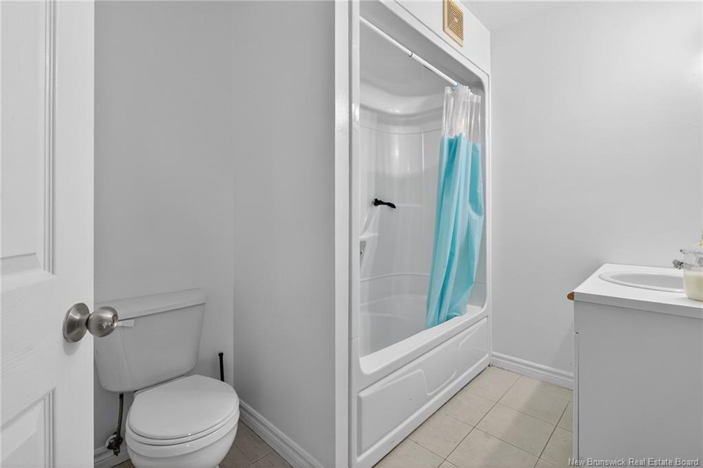 725 Univesity Dr, Bathurst, NB