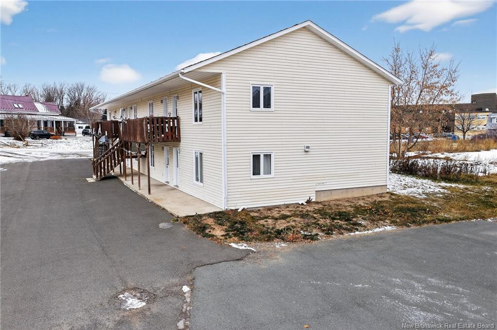 725 Univesity Dr, Bathurst, NB