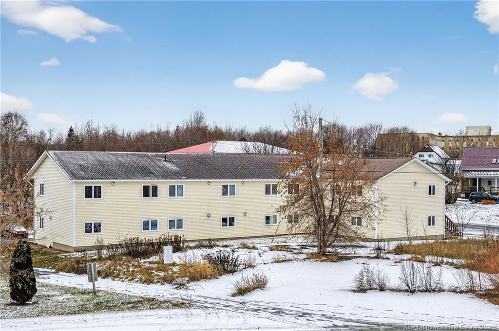725 Univesity Dr, Bathurst, NB