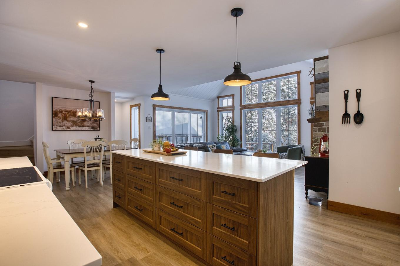 Kitchen - 52 Rue Du Sommet-Du-Parc, Sainte-Marguerite-Du-Lac-Masson, QC - Indoor