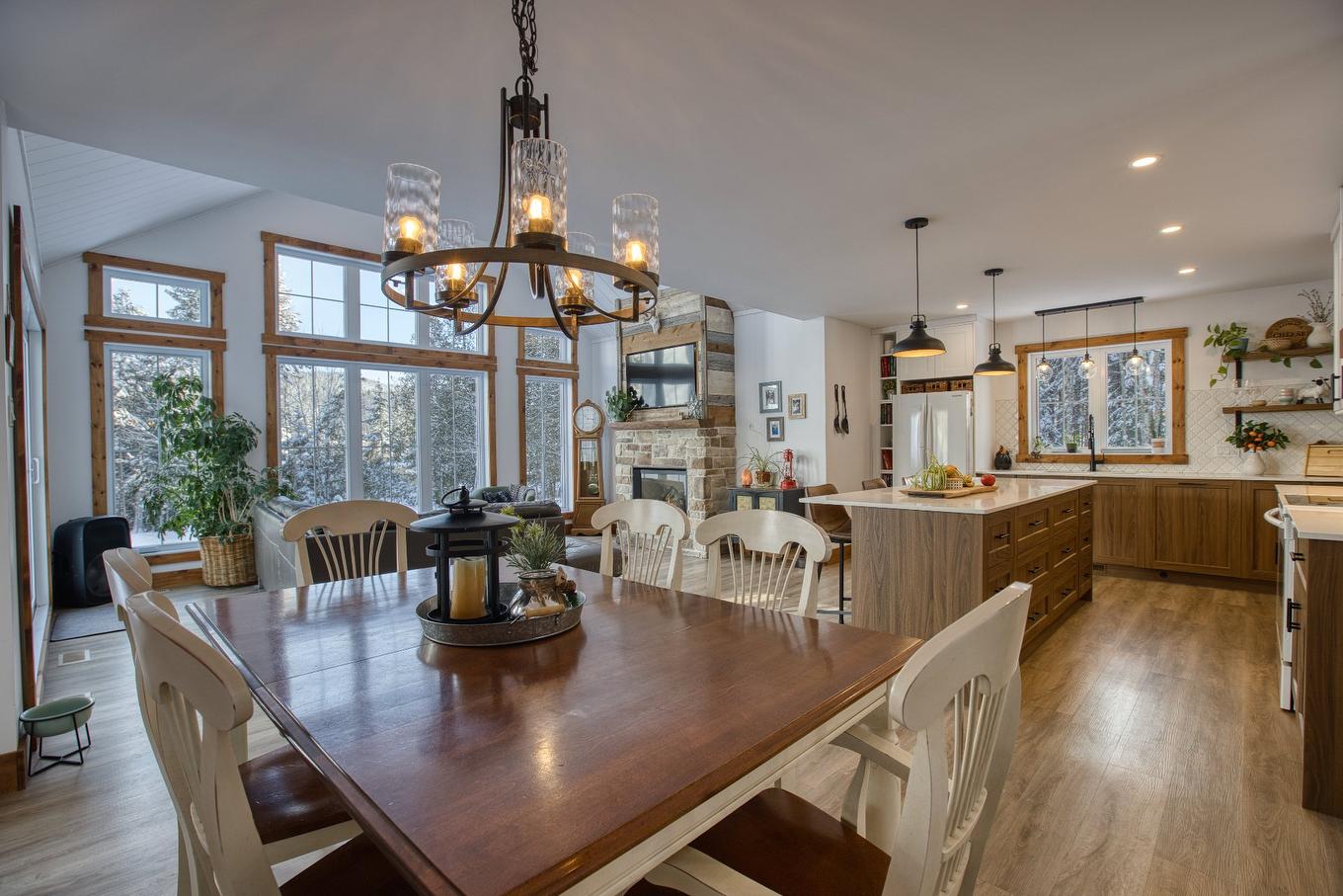 Dining room - 52 Rue Du Sommet-Du-Parc, Sainte-Marguerite-Du-Lac-Masson, QC - Indoor Photo Showing Dining Room
