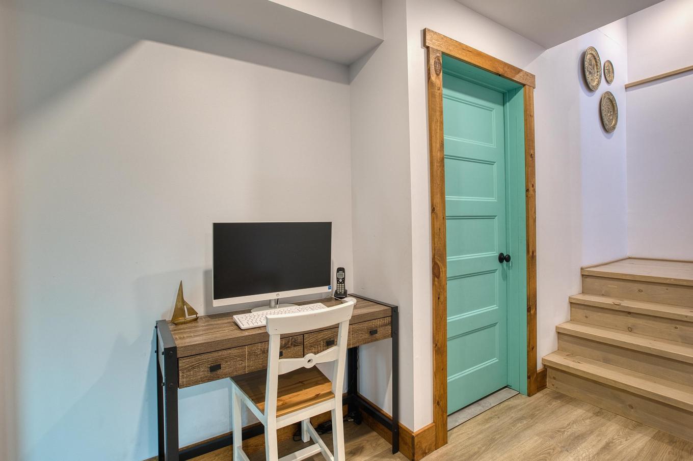 Interior - 52 Rue Du Sommet-Du-Parc, Sainte-Marguerite-Du-Lac-Masson, QC - Indoor Photo Showing Other Room