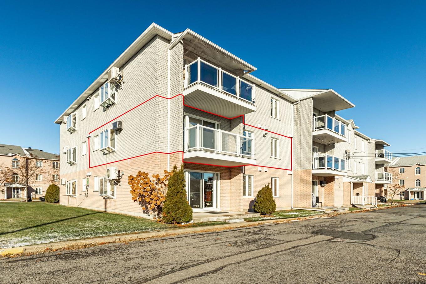 Back facade - 204-2385 Rue Henriette-Céré, Longueuil (Saint-Hubert), QC - Outdoor