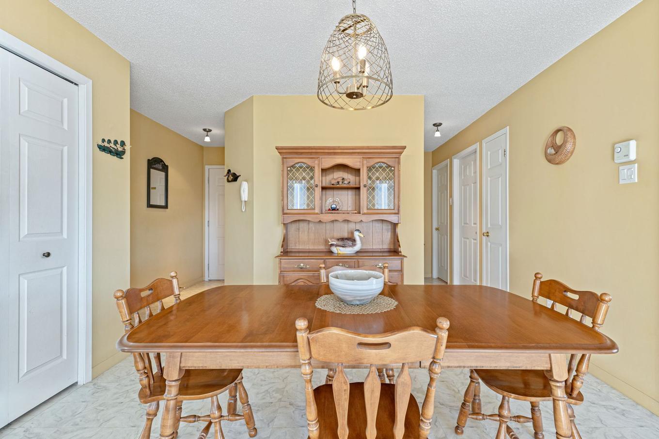 Dining room - 204-2385 Rue Henriette-Céré, Longueuil (Saint-Hubert), QC - Indoor Photo Showing Dining Room