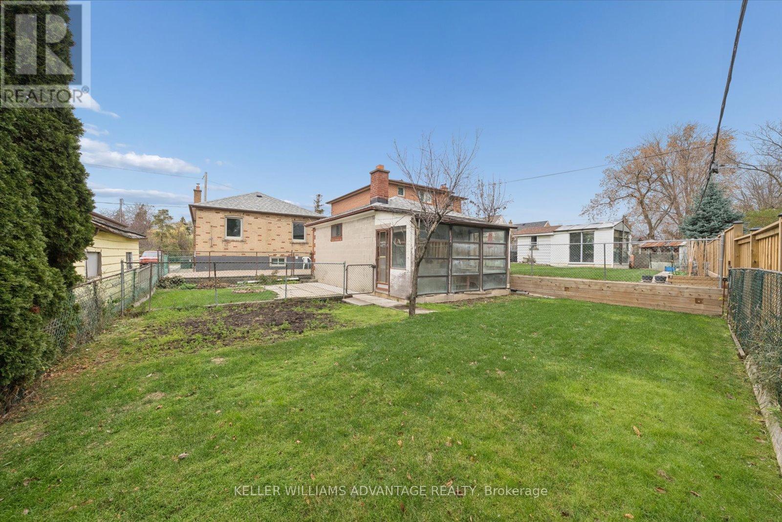 63 Boem Avenue, Toronto, ON - Outdoor