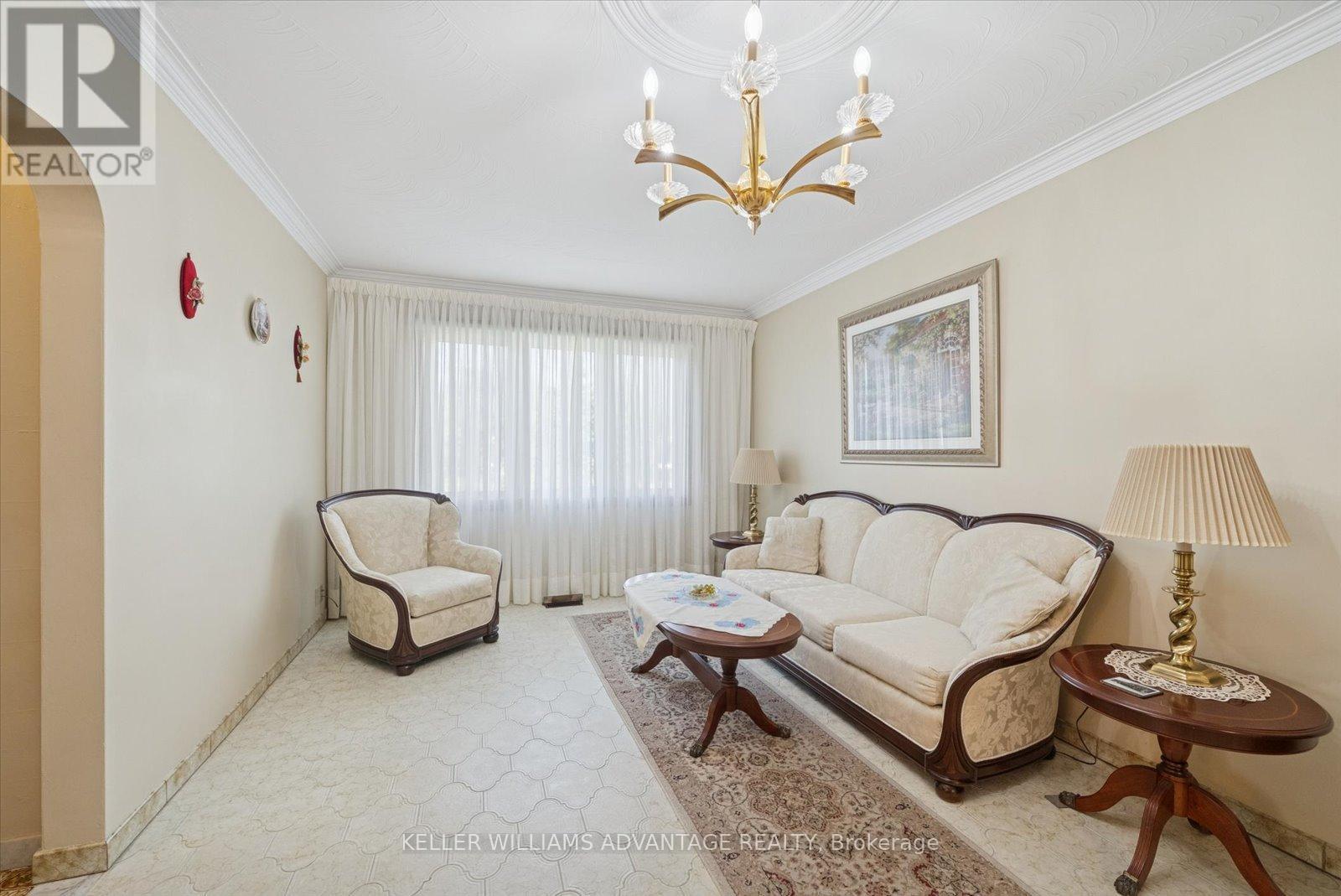 63 Boem Avenue, Toronto, ON - Indoor