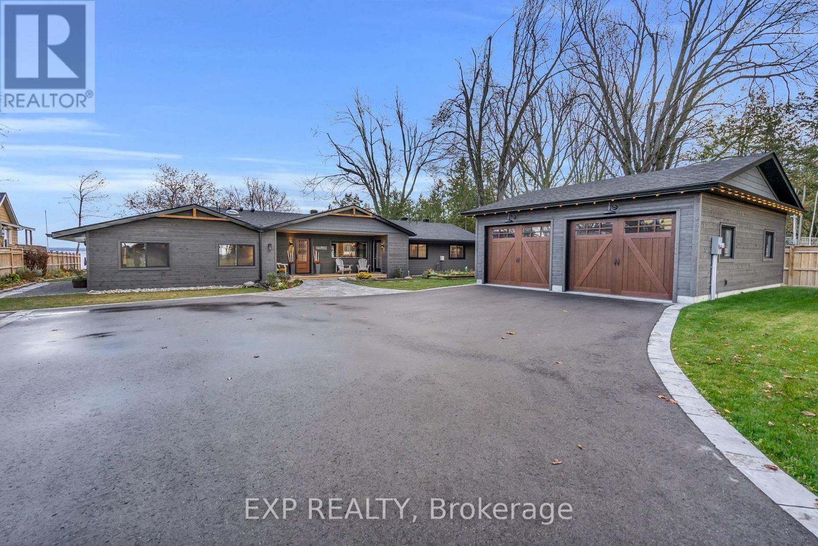 621 Duclos Point Road, Georgina, ON - Outdoor