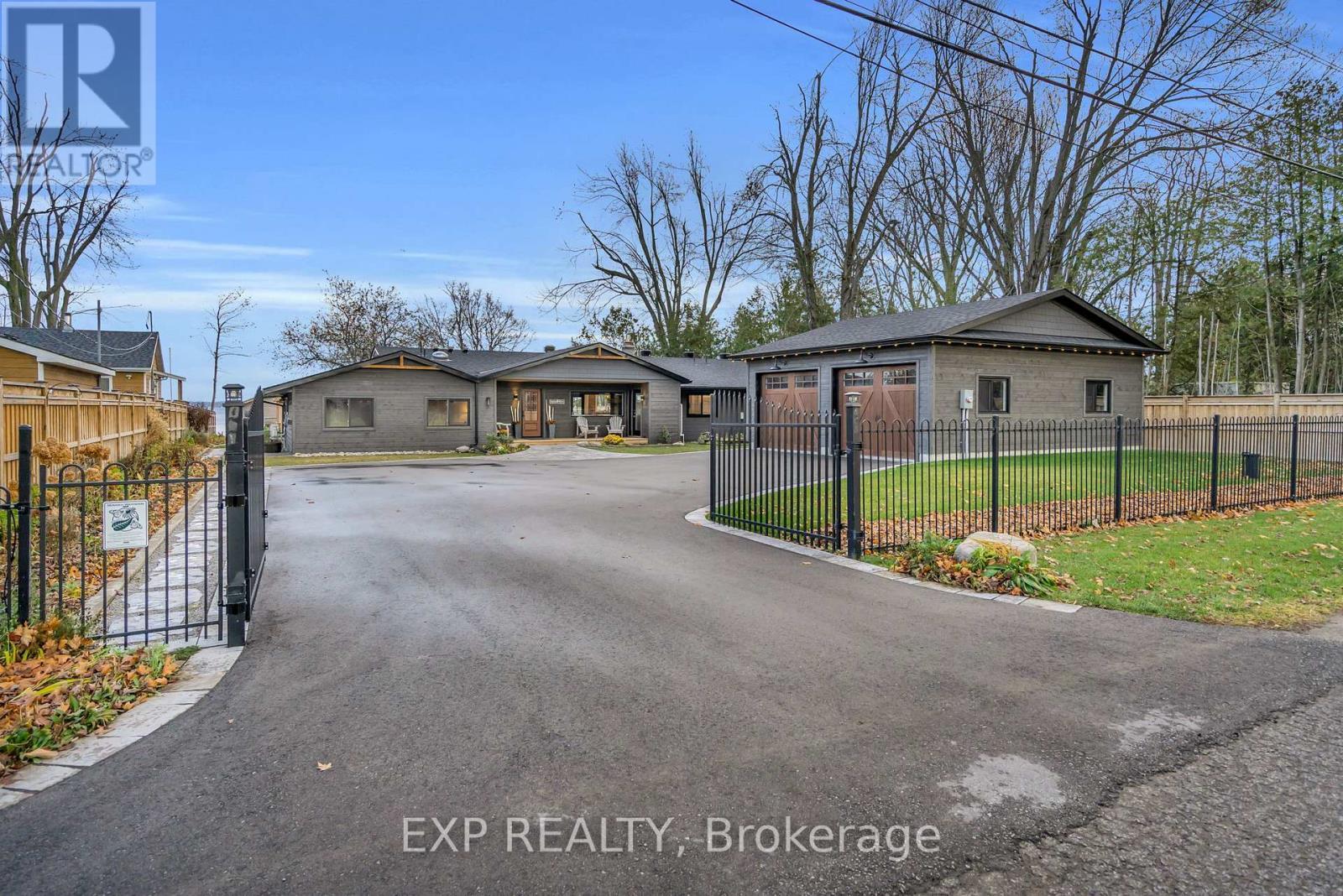 621 Duclos Point Road, Georgina, ON - Outdoor