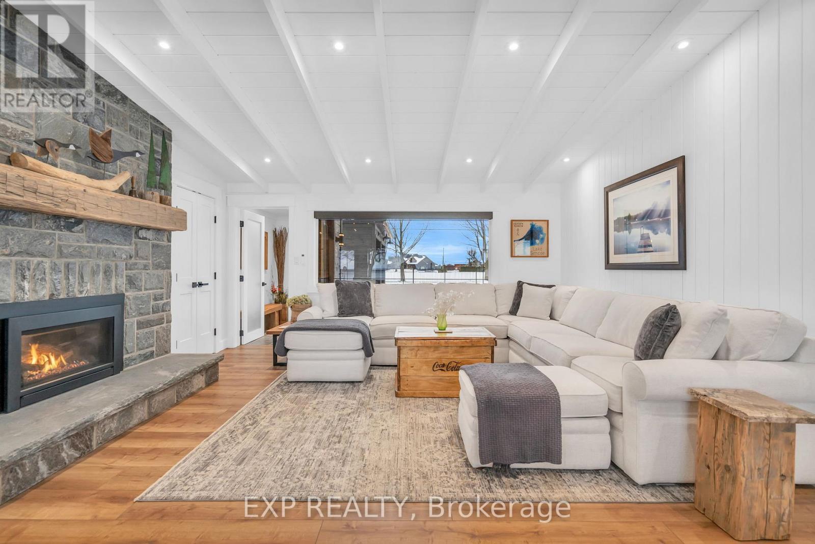 621 Duclos Point Road, Georgina, ON - Indoor Photo Showing Living Room With Fireplace