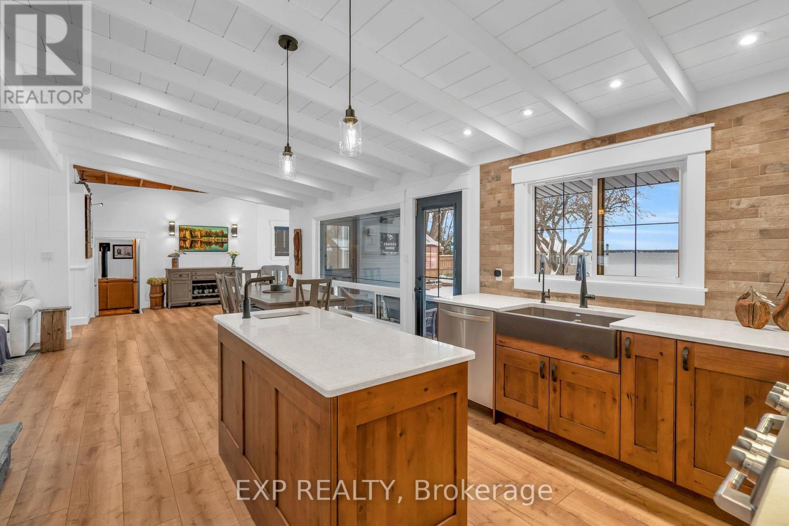 621 Duclos Point Road, Georgina, ON - Indoor Photo Showing Kitchen