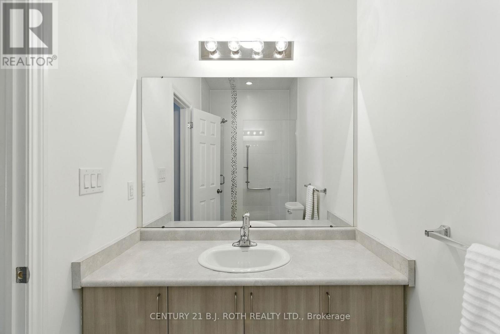 8 Canterbury Circle, Orillia, ON - Indoor Photo Showing Bathroom