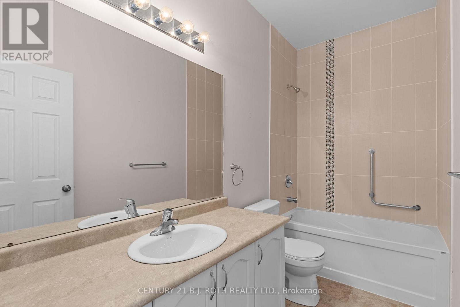 8 Canterbury Circle, Orillia, ON - Indoor Photo Showing Bathroom