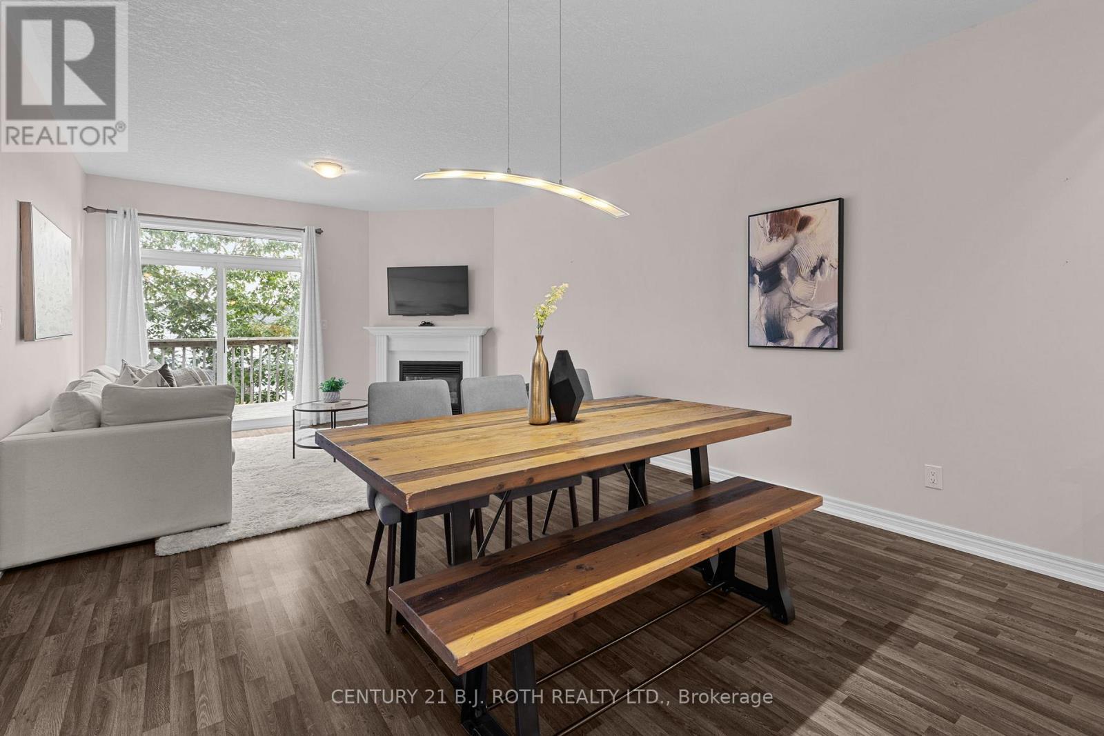 8 Canterbury Circle, Orillia, ON - Indoor Photo Showing Living Room With Fireplace