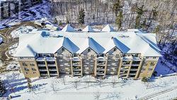 402 - 40 FERNDALE DRIVE S Barrie, ON L4N 2L3