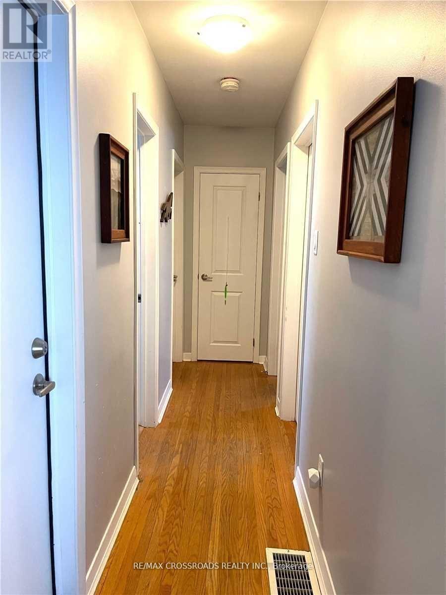 Upper - 89 Ottaway Avenue, Barrie, ON - Indoor Photo Showing Other Room