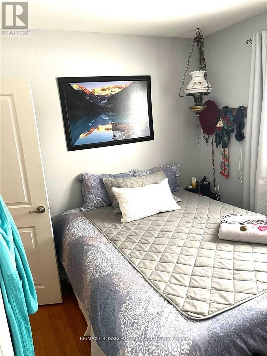 Upper - 89 Ottaway Avenue, Barrie, ON - Indoor Photo Showing Bedroom