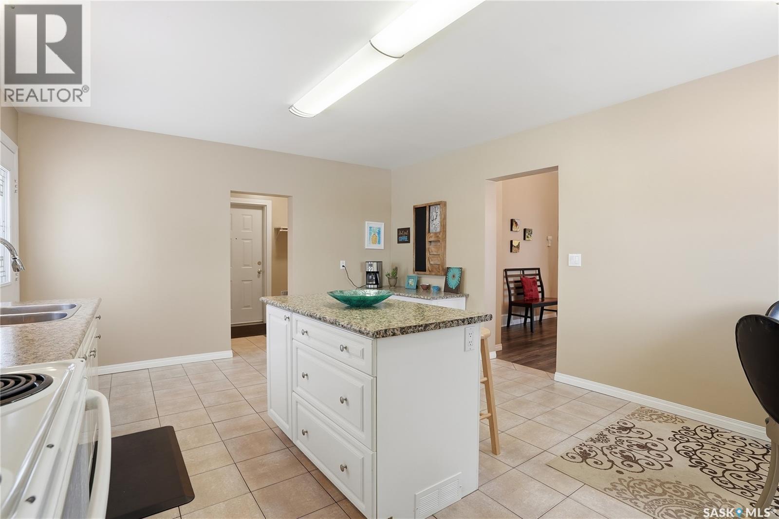 203 6Th Avenue S, Warman, SK - Indoor Photo Showing Other Room