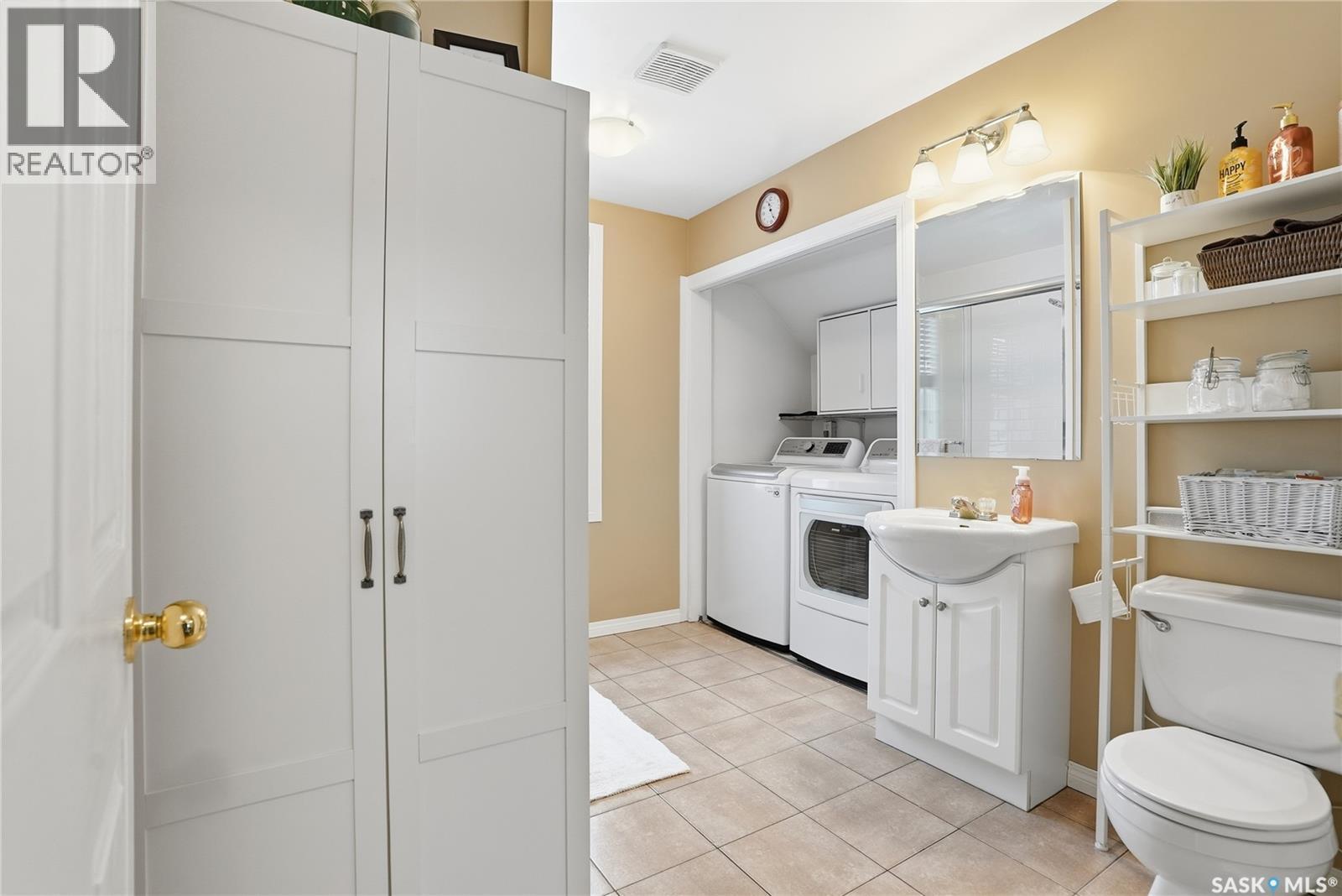 203 6Th Avenue S, Warman, SK - Indoor Photo Showing Other Room