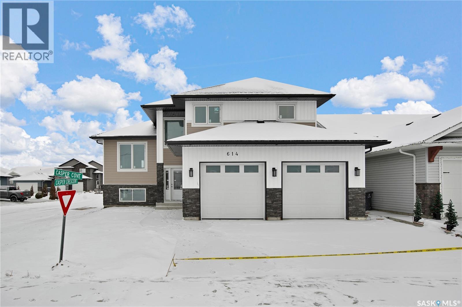 614 Casper Cove, Warman, SK - Outdoor With Facade