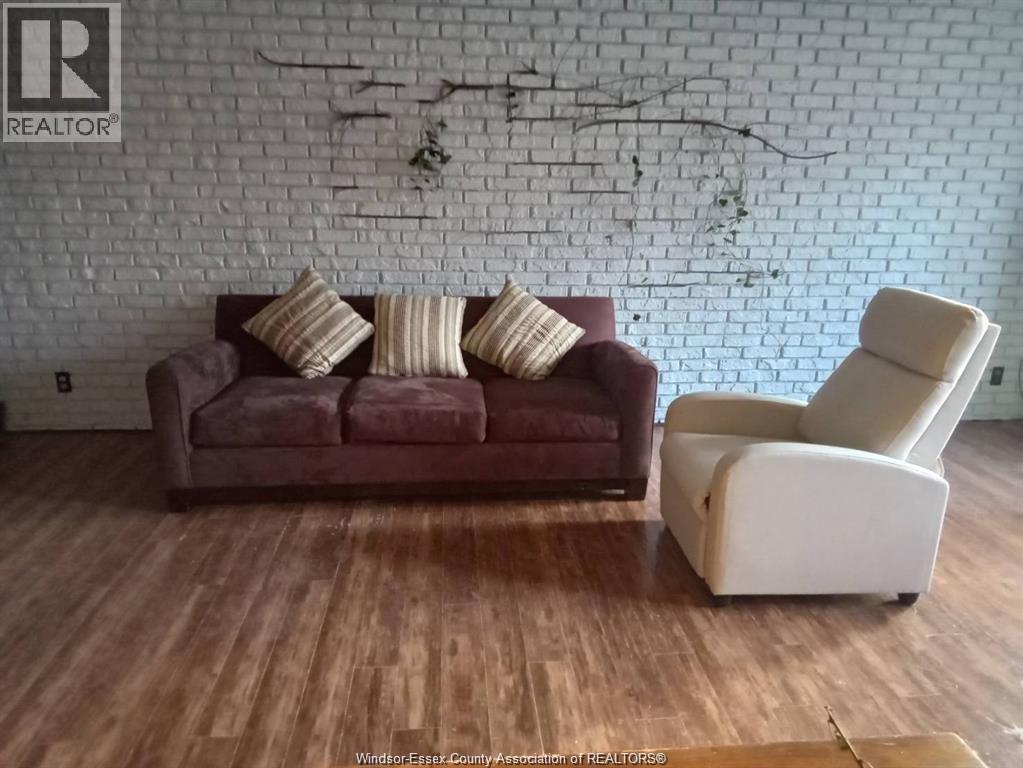 3277 Dominion, Windsor, ON - Indoor Photo Showing Other Room